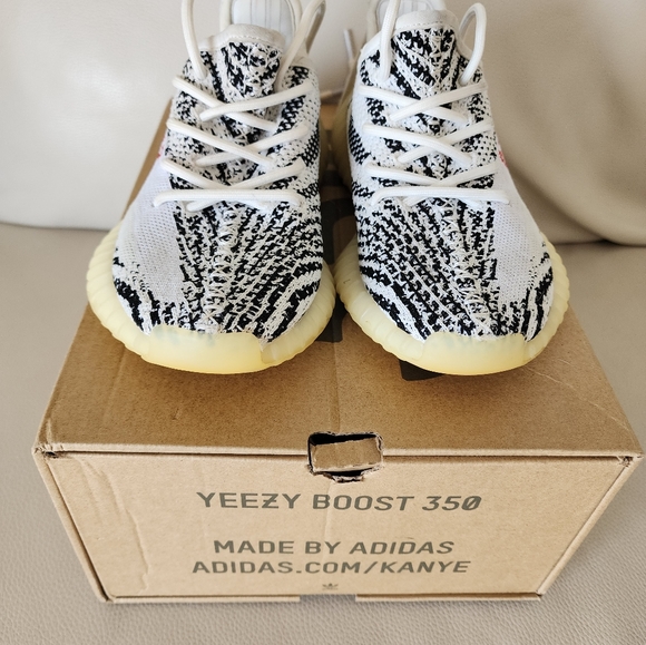 Yeezy Zebra Boost - Picture 4 of 5